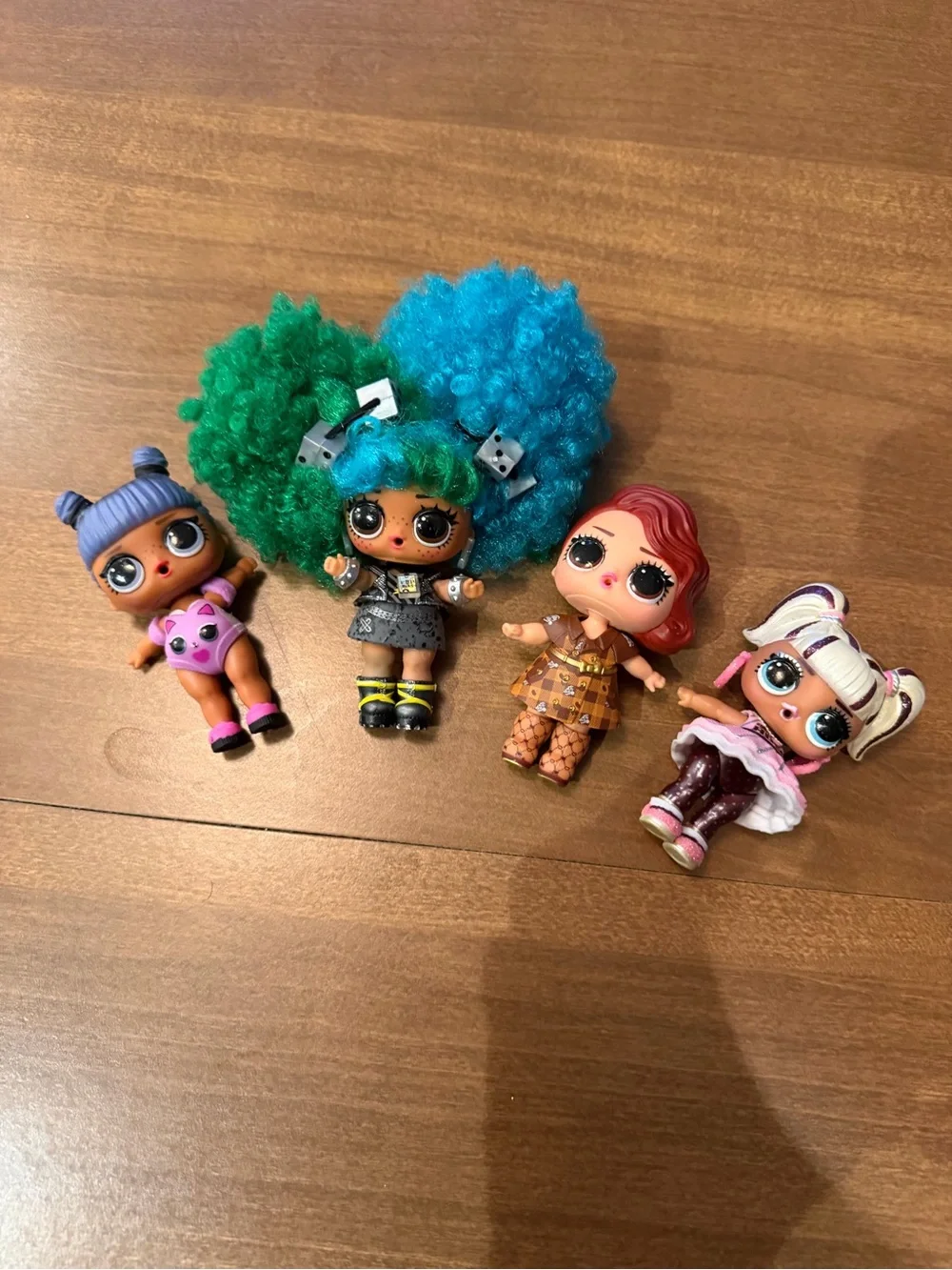 Lot of 4 L.O.L. Surprise! fashion mini dolls